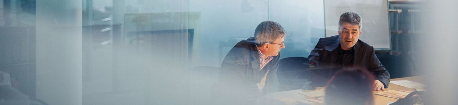 Experts en réunion de conseil stratégique