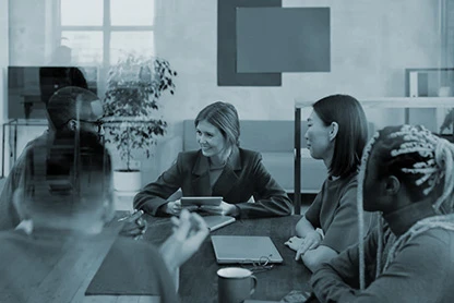 Consultants ABSTECH en réunion de travail